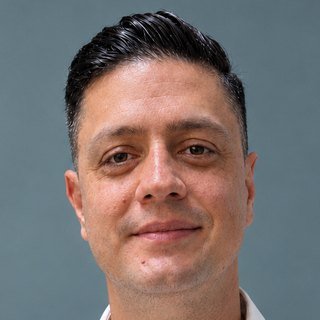 Andrés, asesor en seguros de AMA Soluciones